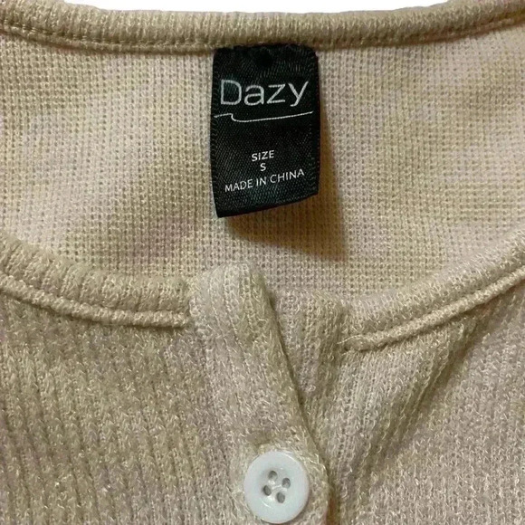 Dazy Button-Top Tank Top Off-white Cream Color Size S - Picture 6 of 10